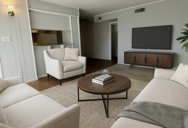 Building Photo - 1000 Heights Blvd