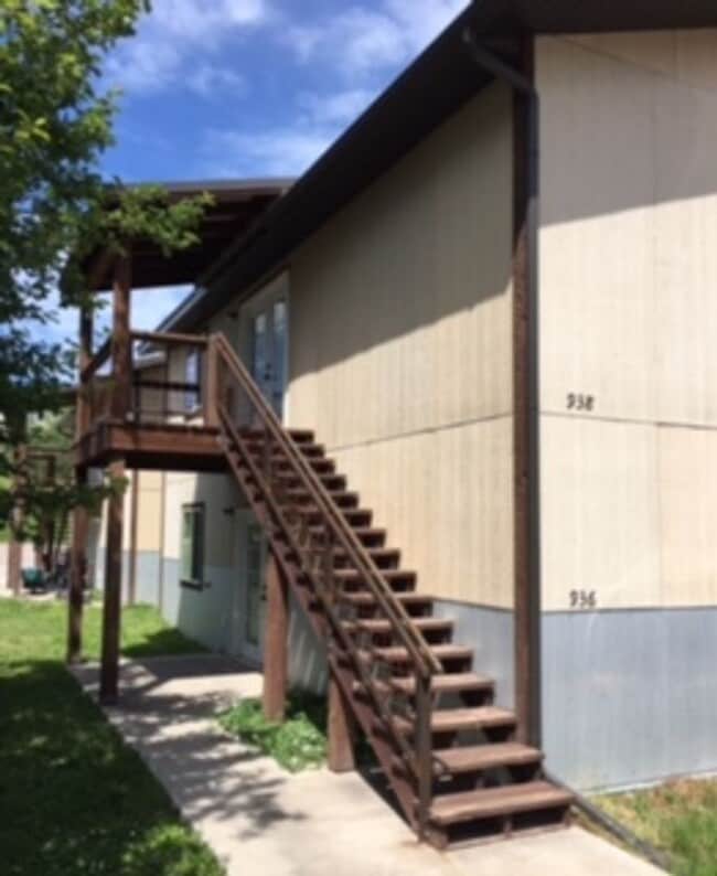 Building Photo - 936 St Joe St