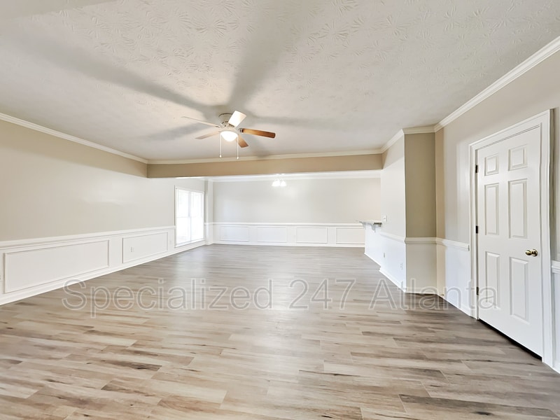 Primary Photo - 2112 Fairway Ct SE