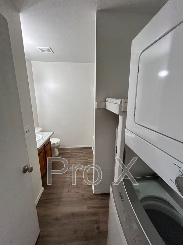 Foto del edificio - 1414 S Powell St