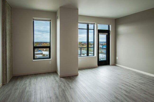 Interior Photo - Arden