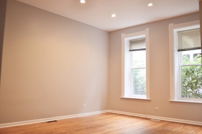 Building Photo - 2841 N Racine Ave
