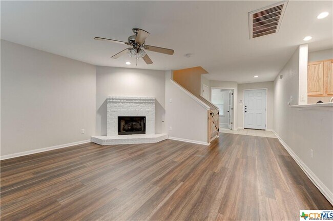 Foto del edificio - 1481 Newbury St