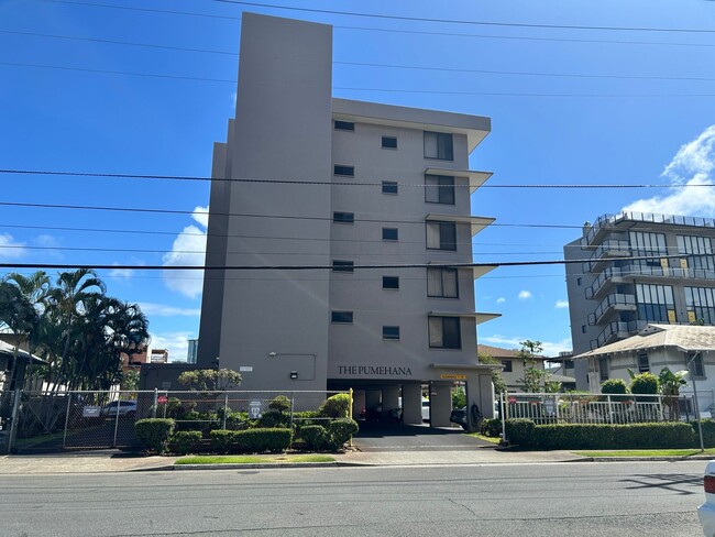 Building Photo - Great McCully 1-bedroom