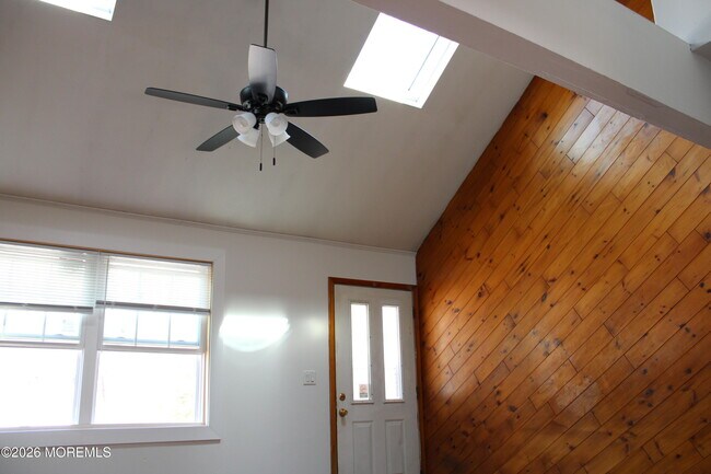 Foto del edificio - 58 W Greystone Rd