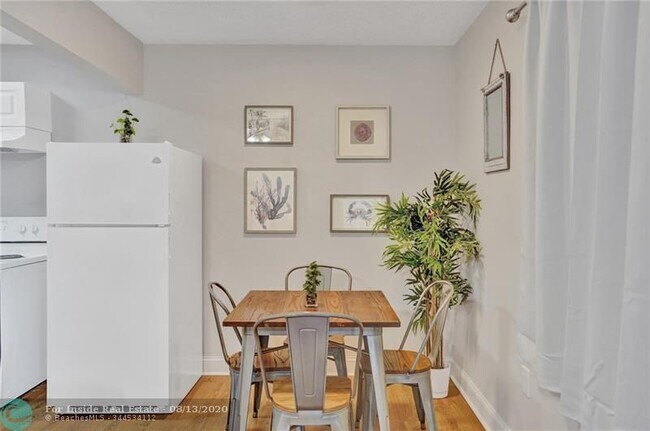 Foto del edificio - 820 NE 17th Ave