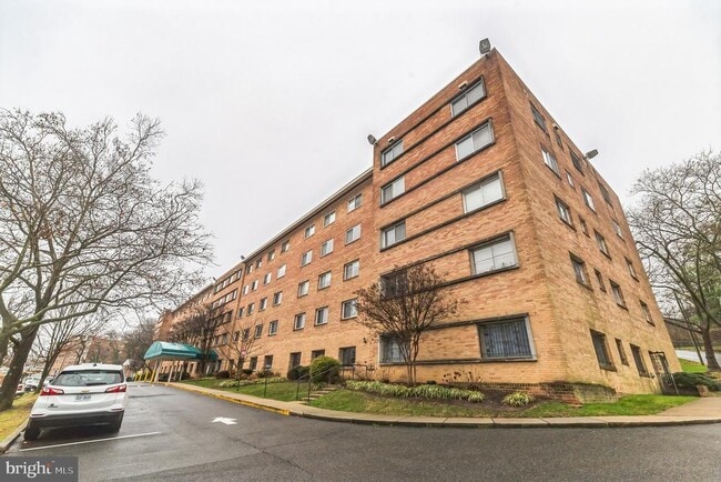 Building Photo - 750 S Dickerson St