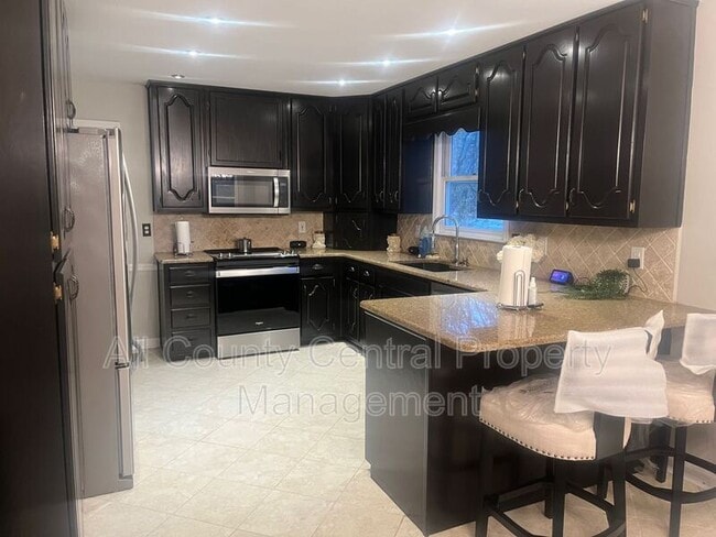 Building Photo - 6257 Canterbury Rd