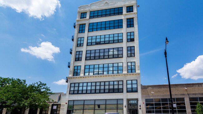 Foto del edificio - 2024 S Wabash Ave