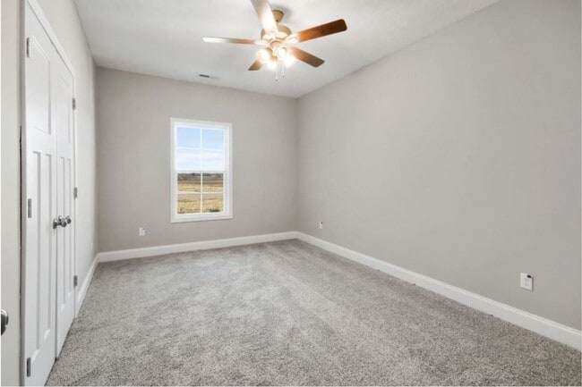 Building Photo - 406 St George Wy