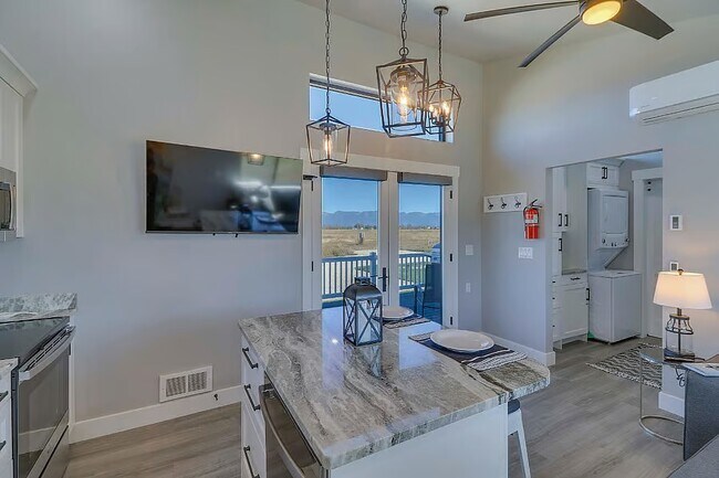 Foto del edificio - 1030 Farmhouse Ln