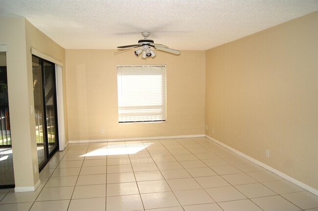 Building Photo - 3781 Cocoplum Cir