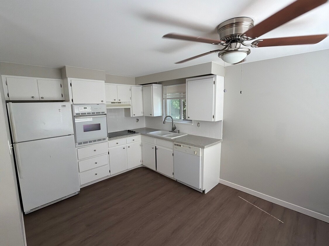 Foto del edificio - 4085 N Harlan St