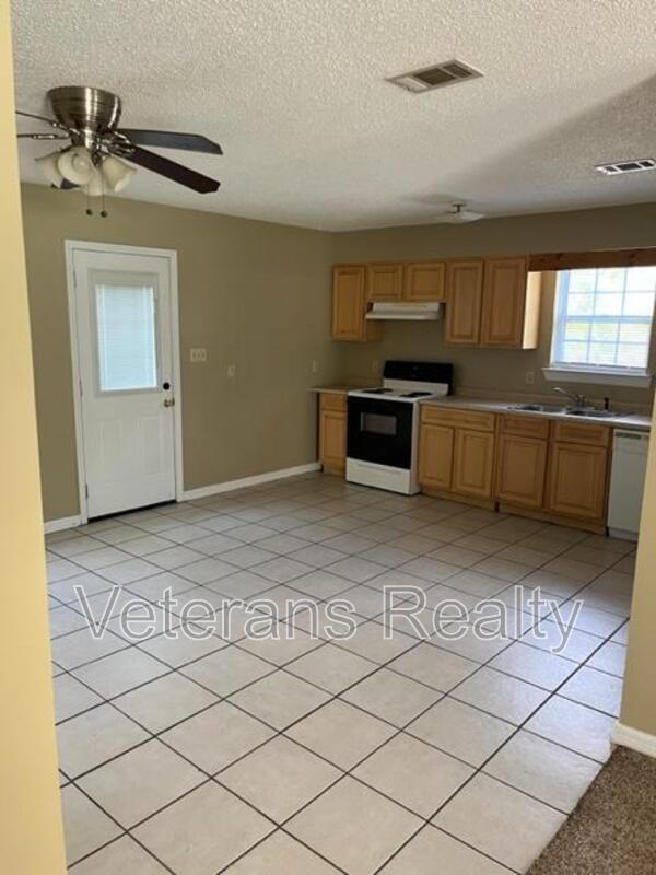 Foto del edificio - 18037 W Third St