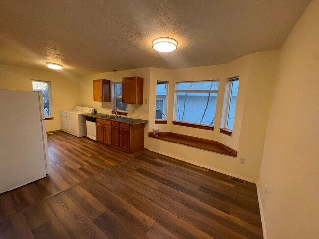 Foto del edificio - 807 E Mission Ave