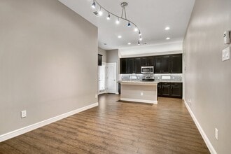 Building Photo - 2934 Whitman Dr