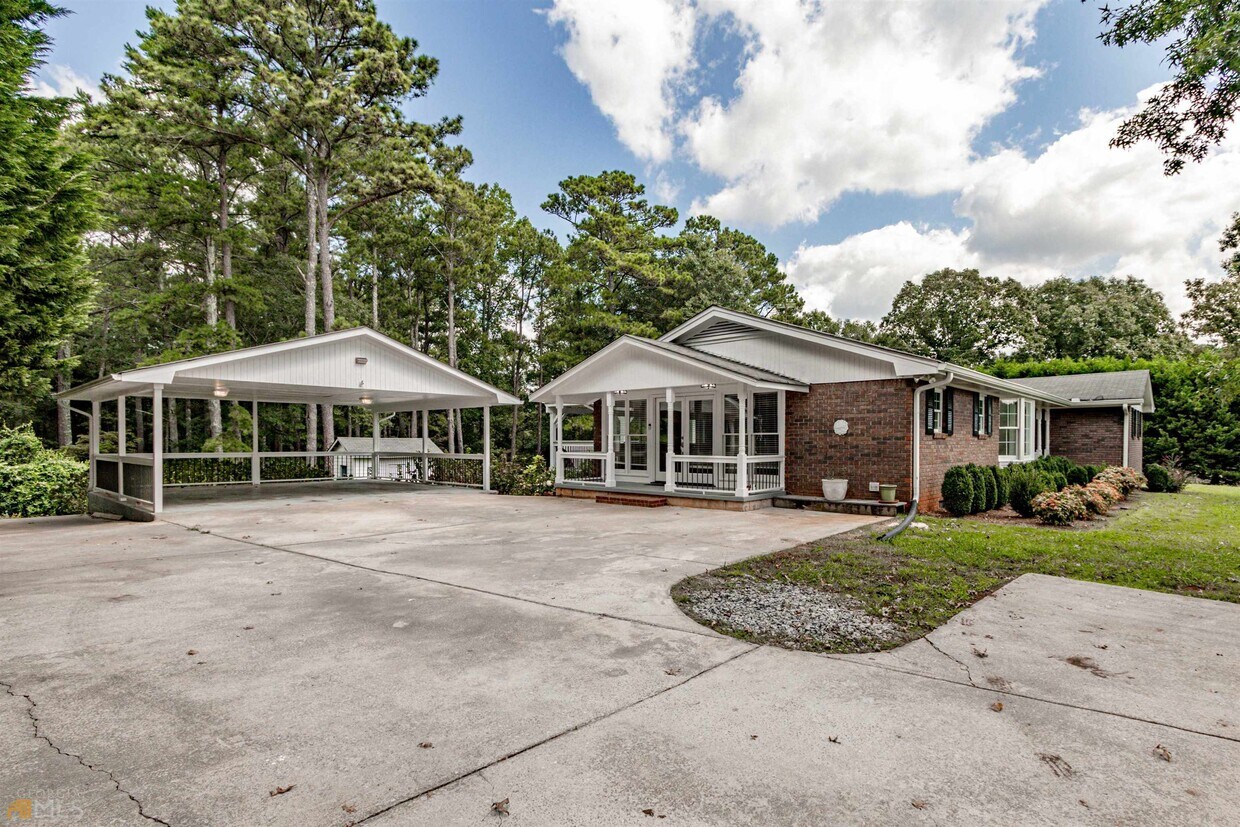Primary Photo - 9825 Hutchesons Ferry Rd