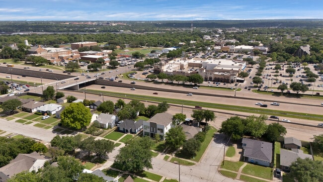 Foto del edificio - 4633 Calmont Ave