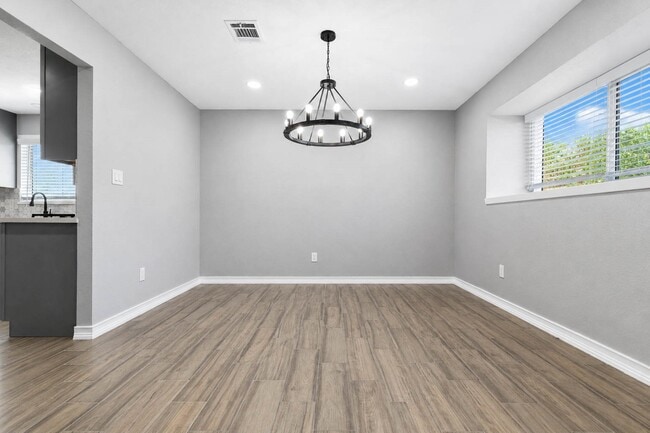 Building Photo - 10615 Piping Rock Ln