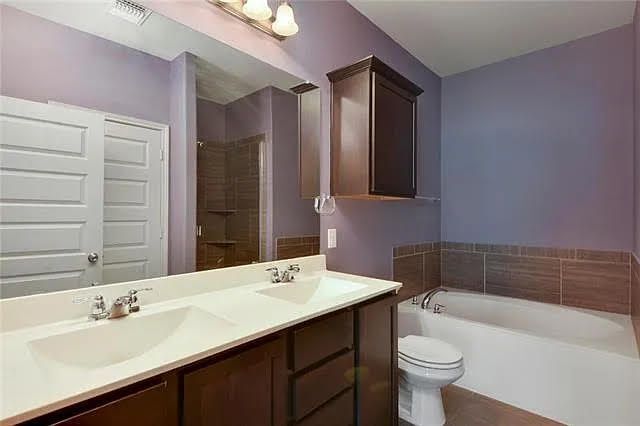 Foto del edificio - 1620 Bryant Dr
