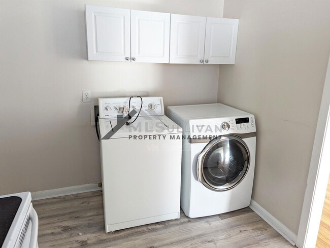 Building Photo - 2020 Englewood Ave