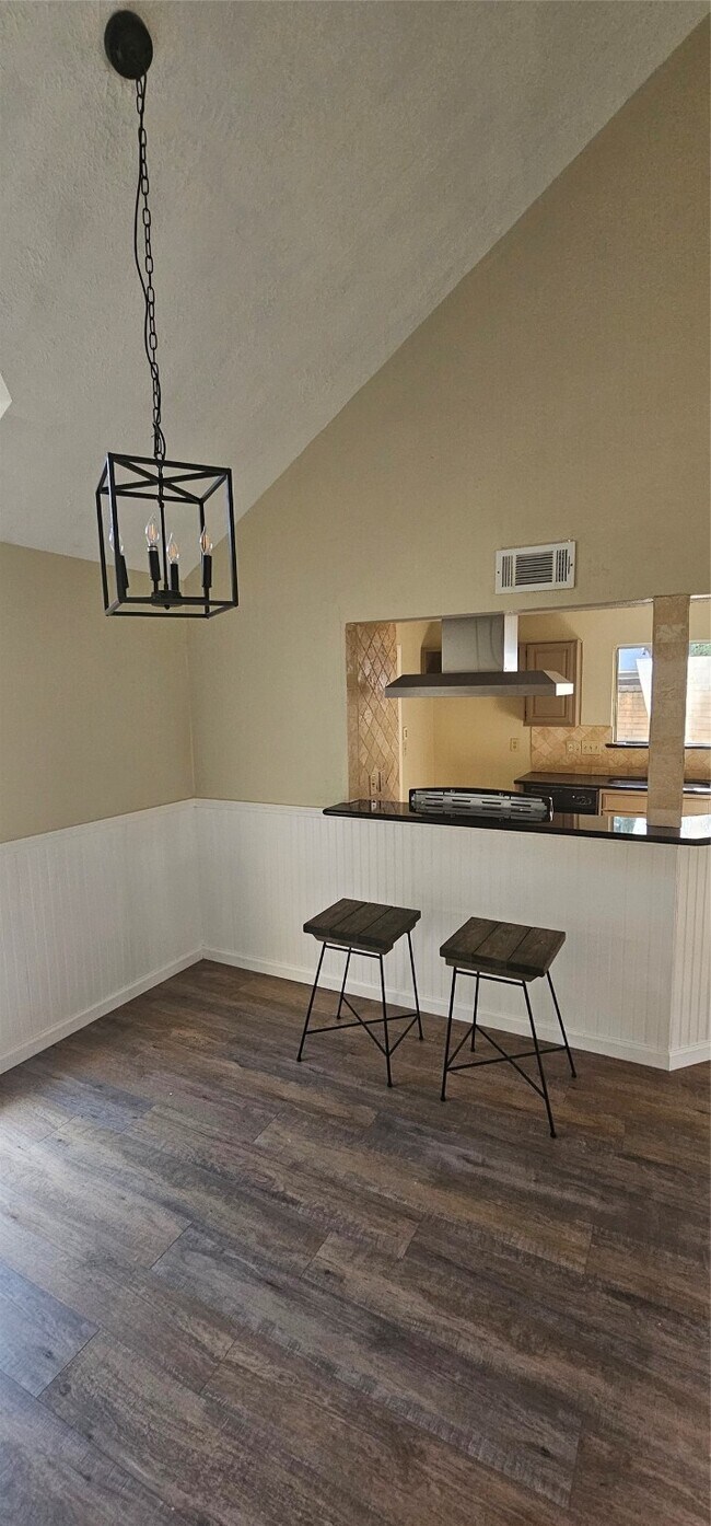 Foto del edificio - 3511 Meadowcrest Ln