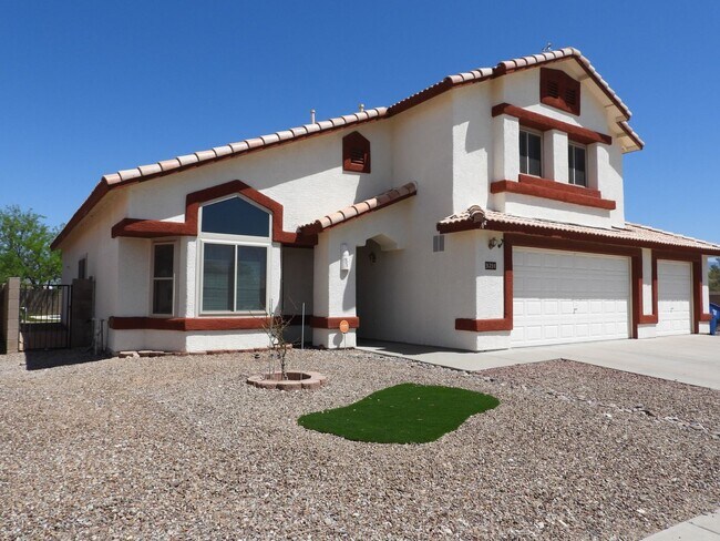 Foto del edificio - THIS HOME IS FOR LEASE UNTIL 8/31/2026 SHORT TERM.