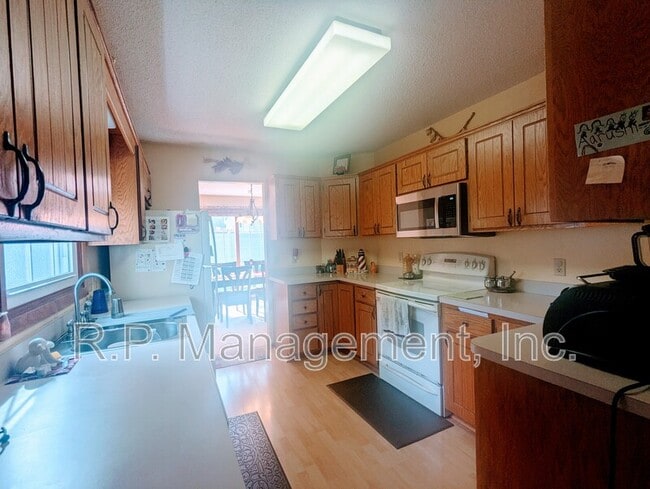 Foto del edificio - 8097 Curtis Ln