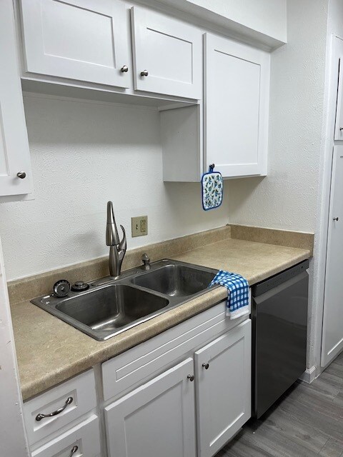 Foto del edificio - 3211 Fallmeadow St