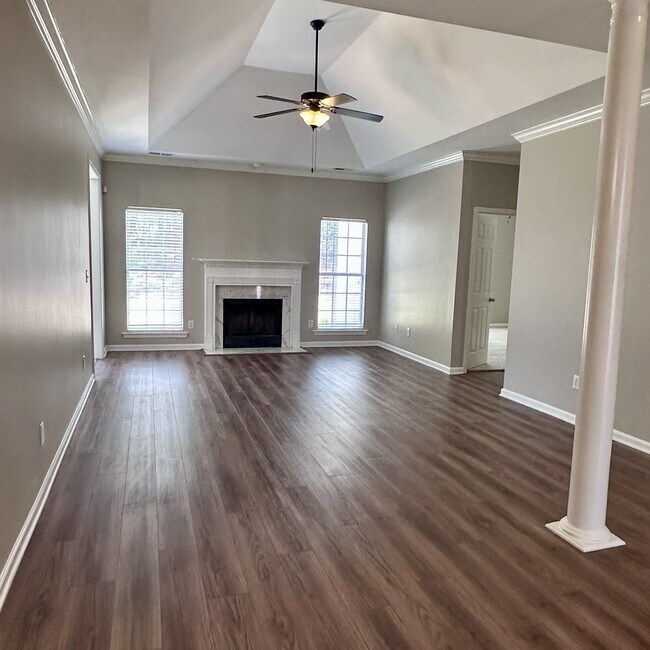 Foto del edificio - 384 Savannah Cir