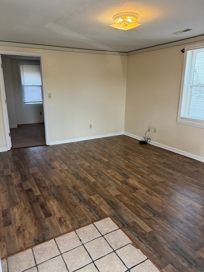 Sala de estar - 1014 Saint Marys Blvd