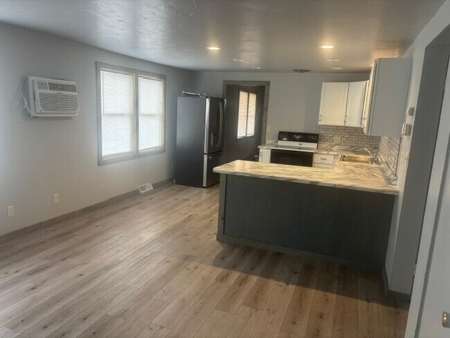 Building Photo - 1433 Witzel Ave