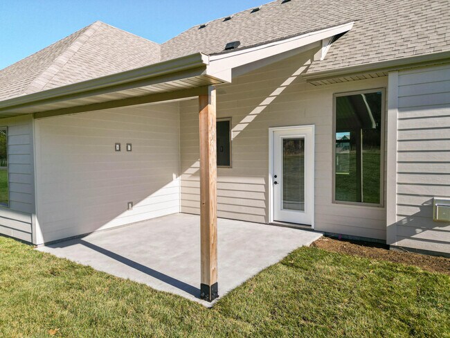Foto del edificio - 1211 Shallow Ridge Cir