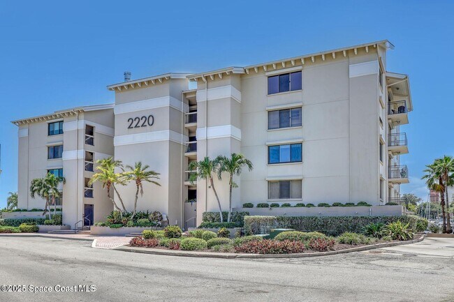 Foto del edificio - 2220 Front St