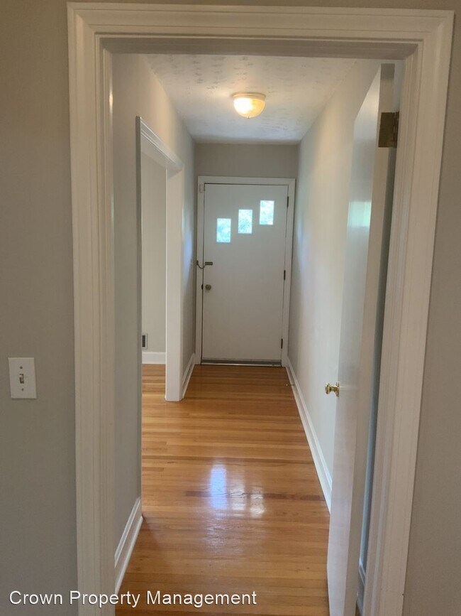 Building Photo - 3 br, 2 bath House - 2901 Earlewood Drive
