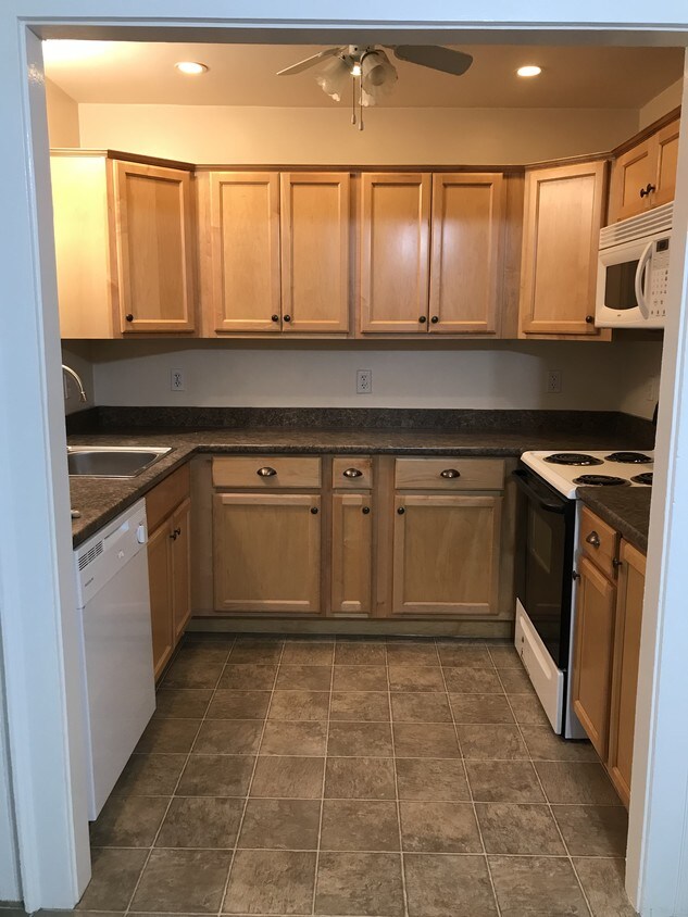 Primary Photo - 38 Richards St