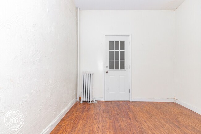 Building Photo - 109 Rogers Ave