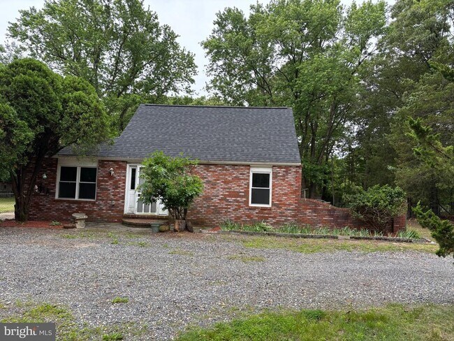 Foto del edificio - 7687 Sandy Farm Rd