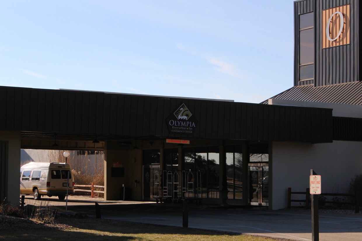 Front entrance - 1350 Royale Mile Rd