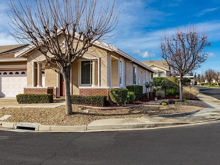 Foto principal - 679 Stewart Way