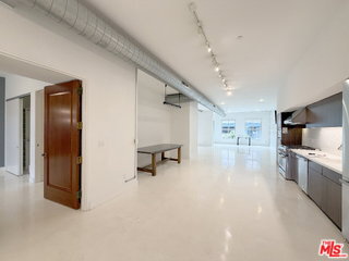 Foto del edificio - 212 Marine St