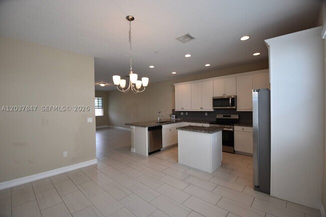 Foto del edificio - 11671 SW 13th Ct