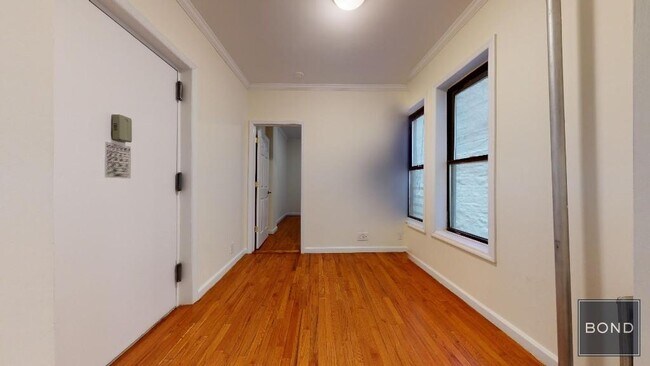 Foto del edificio - 516 E 80th St