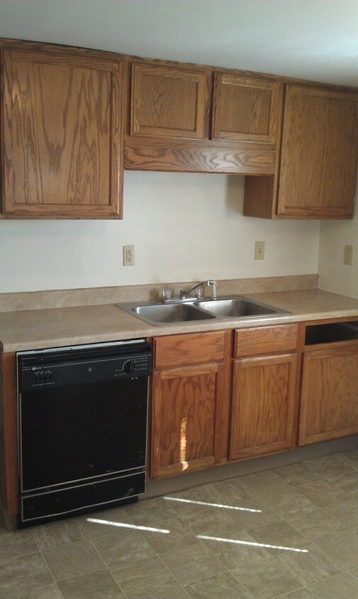 Primary Photo - 1113 East St