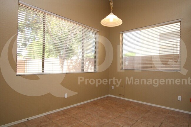 Building Photo - 1420 E Folley Pl