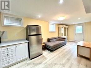 Building Photo - 23 Toporowski Ave