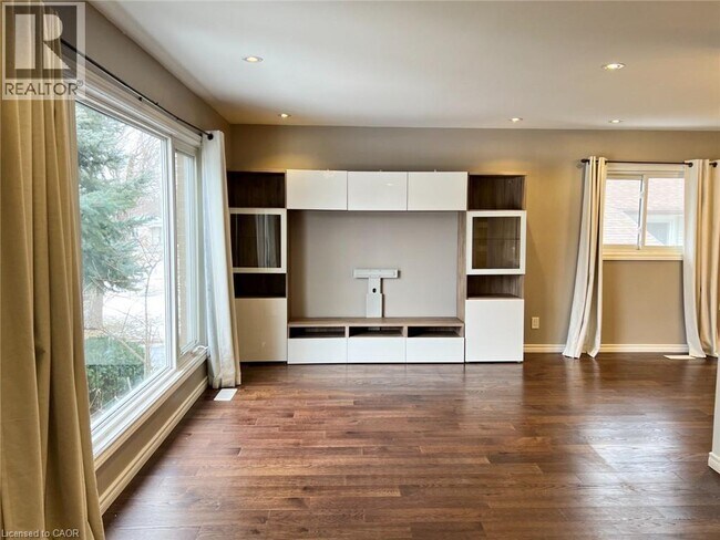 Photo du bâtiment - 10 Golfhaven Dr