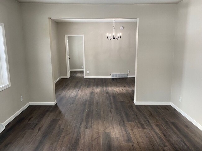 Building Photo - 500 Pier St