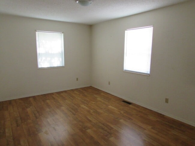 Building Photo - 7617-MF2-E4