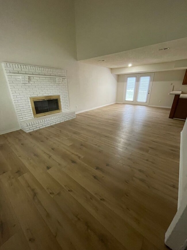 Building Photo - 3616-3618 Hermitage Rd.